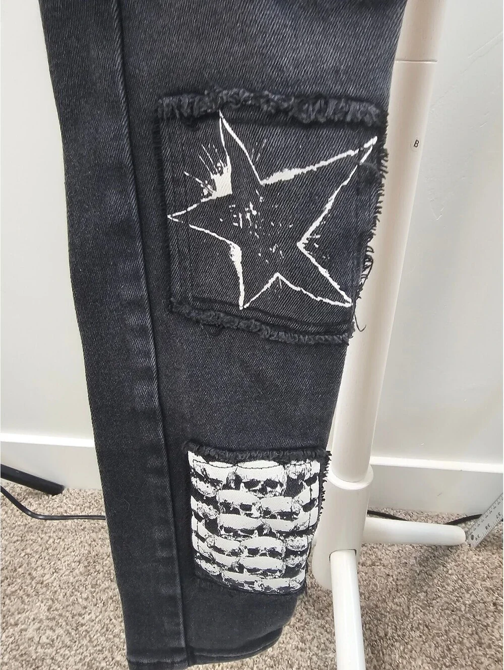 Hot Topic Black Skinny Jeans w/White Skull and Star Patchwork and Silver Zippers